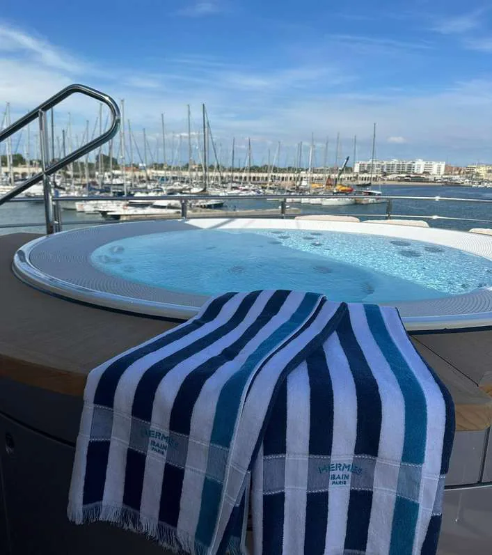 Cosmico — photo 46 location yacht Monaco