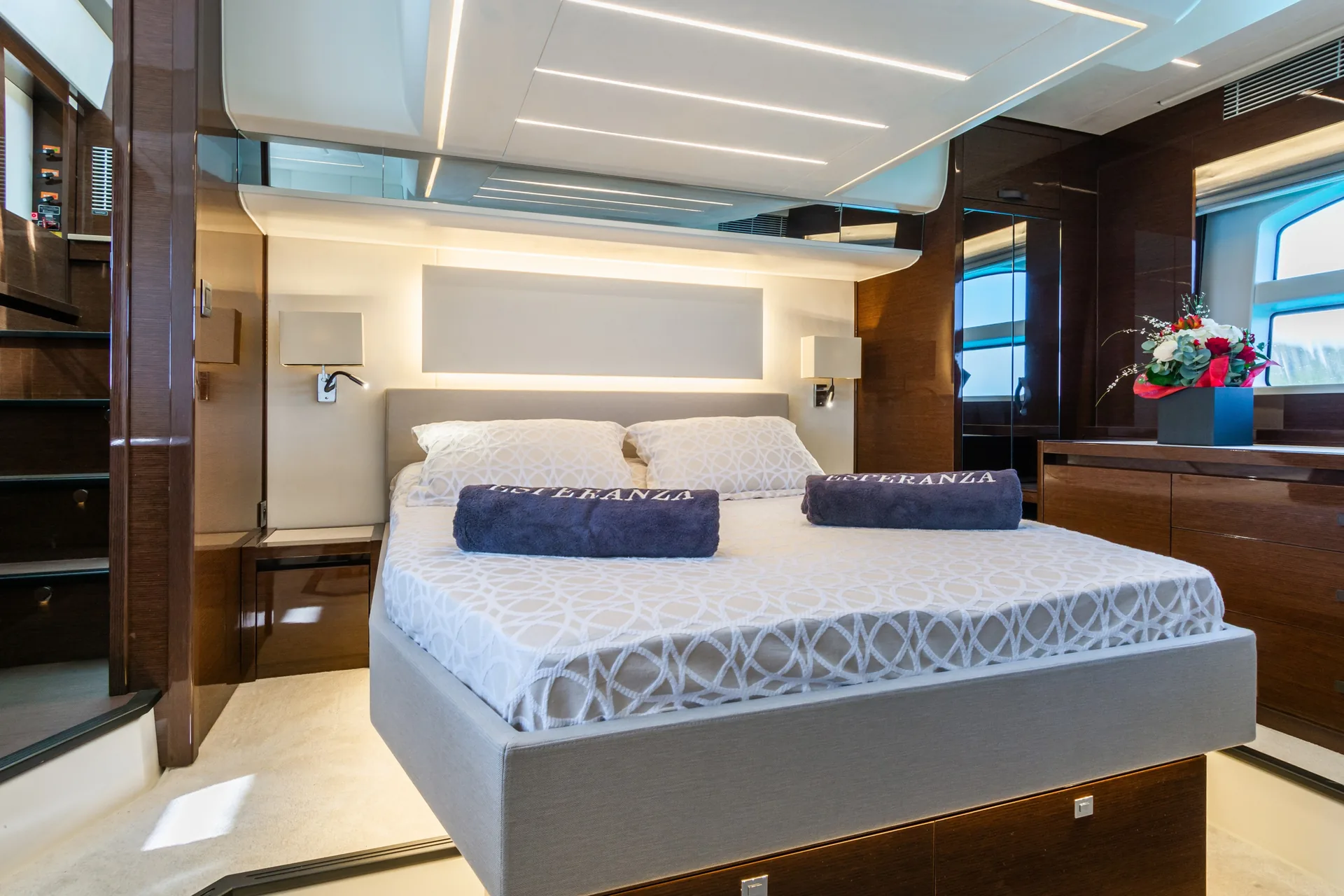 Prestige 590 — photo 9 location yacht Monaco