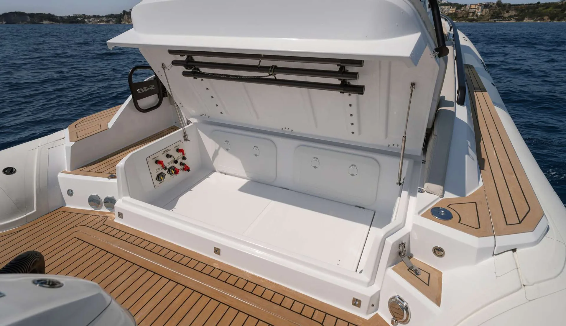 Soleil 40 — photo 8 location yacht Monaco