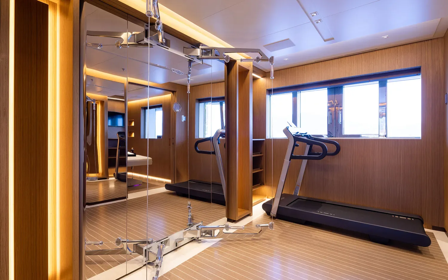 ALFA - photo 25 yacht charter Monaco