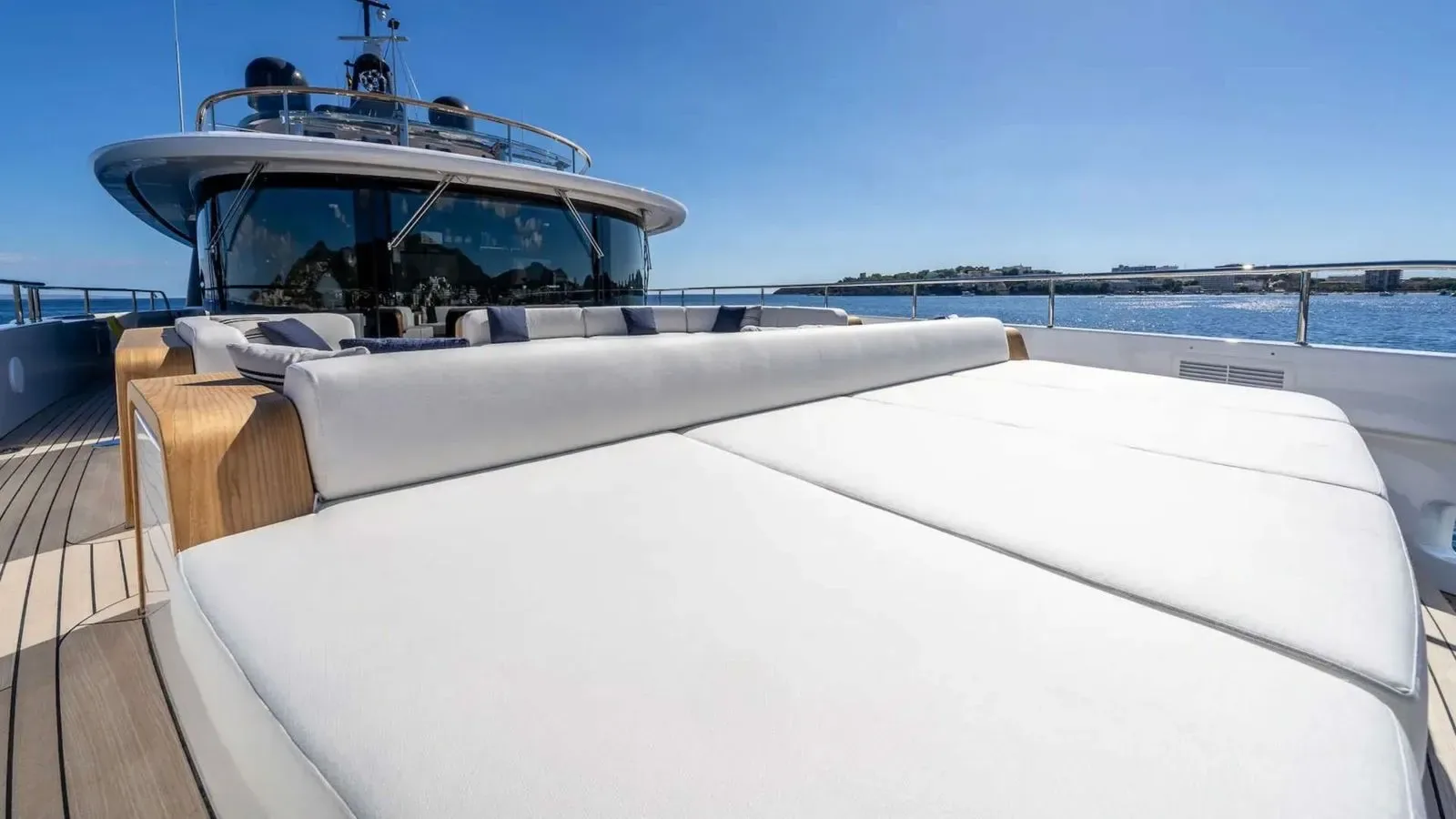 ALPHA WAVES - photo 11 yacht charter Monaco