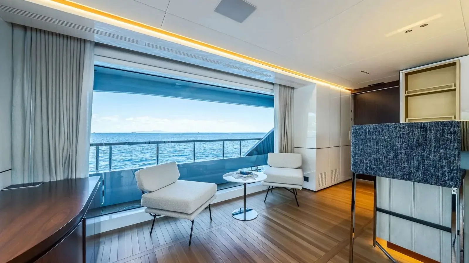 ALPHA WAVES - photo 30 yacht charter Monaco