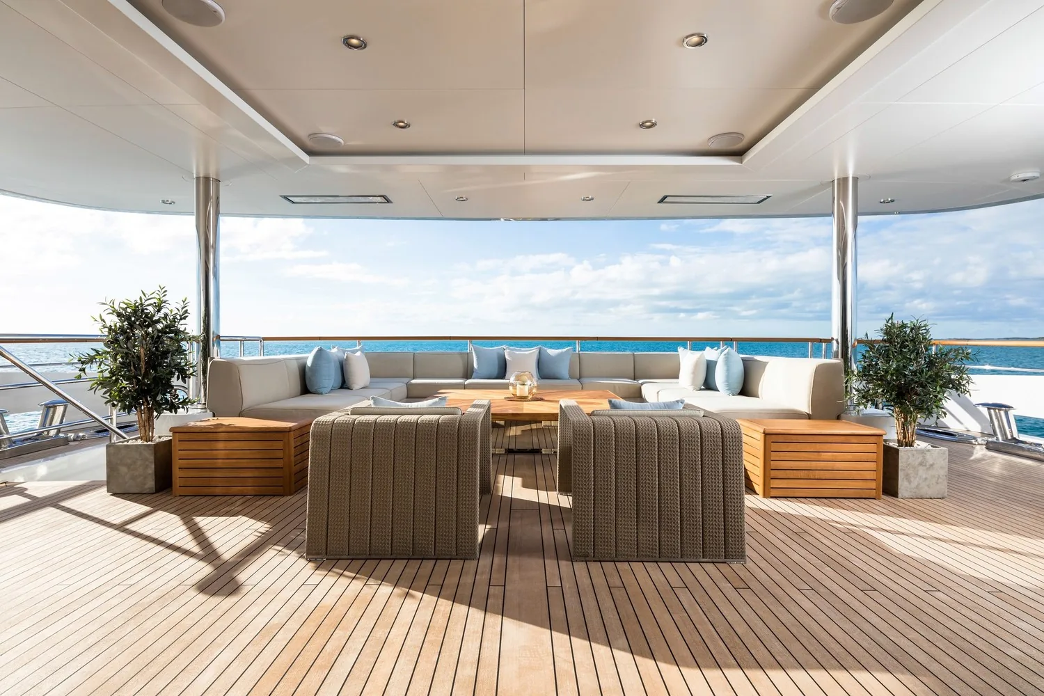 ARTISAN - photo 12 yacht charter Monaco
