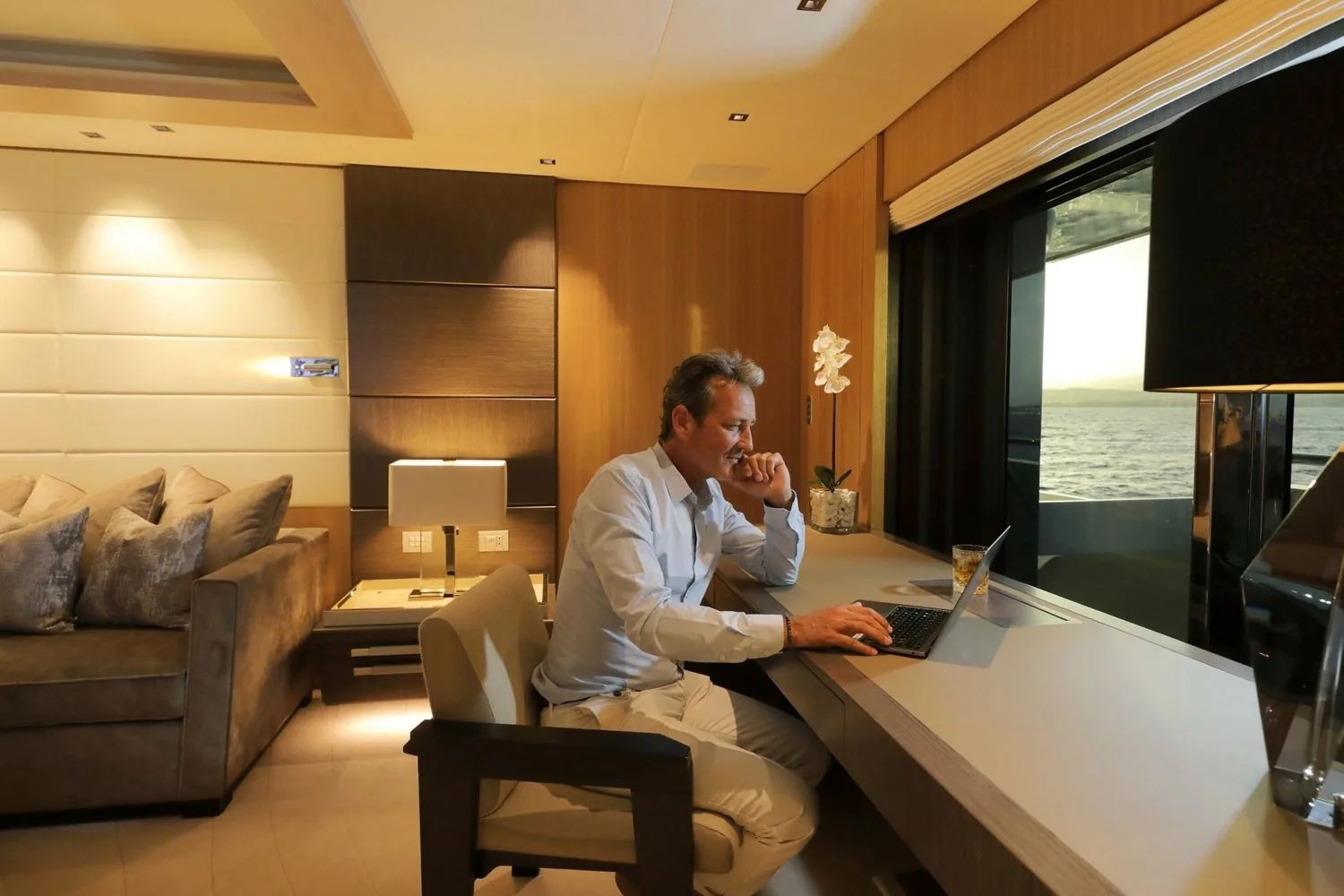 ARTISAN - photo 34 yacht charter Monaco