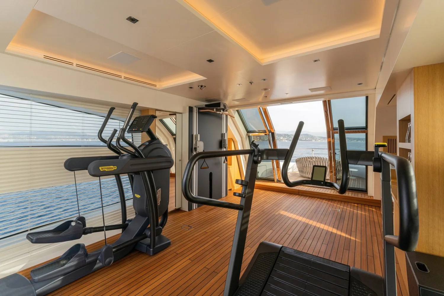 ARTISAN - photo 41 yacht charter Monaco