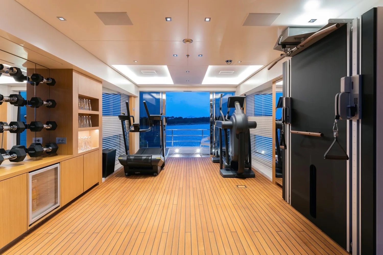 ARTISAN - photo 42 yacht charter Monaco