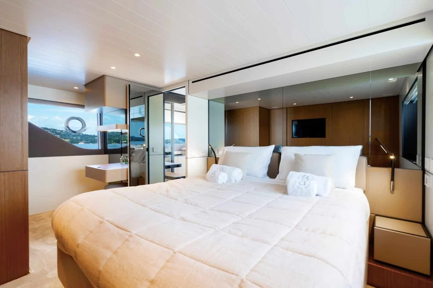 BLUEGAME BGX63 - photo 16 yacht charter Monaco