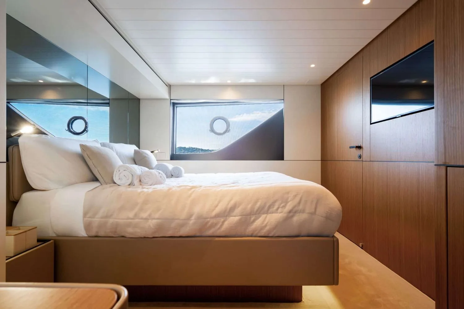 BLUEGAME BGX63 - photo 17 yacht charter Monaco