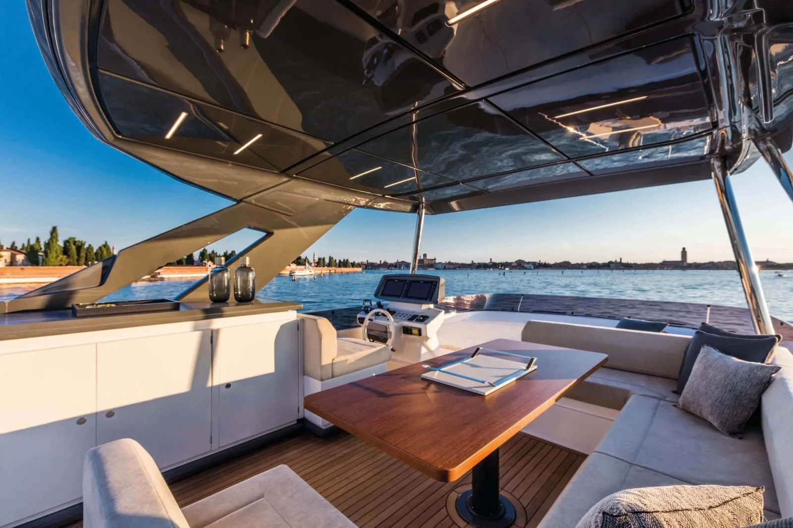 CARE ONE - photo 10 yacht charter Monaco