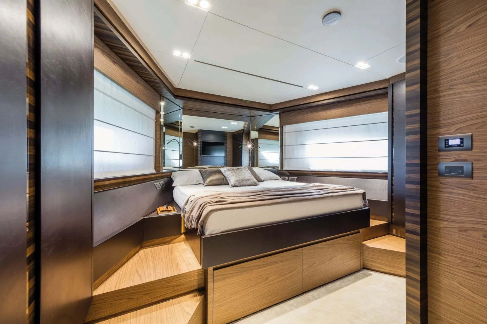 CARE ONE - photo 17 yacht charter Monaco
