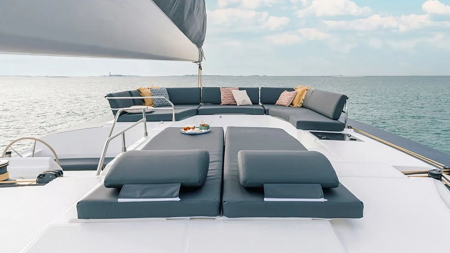 CATAMARAN AURA 51 - photo 6 yacht charter Monaco