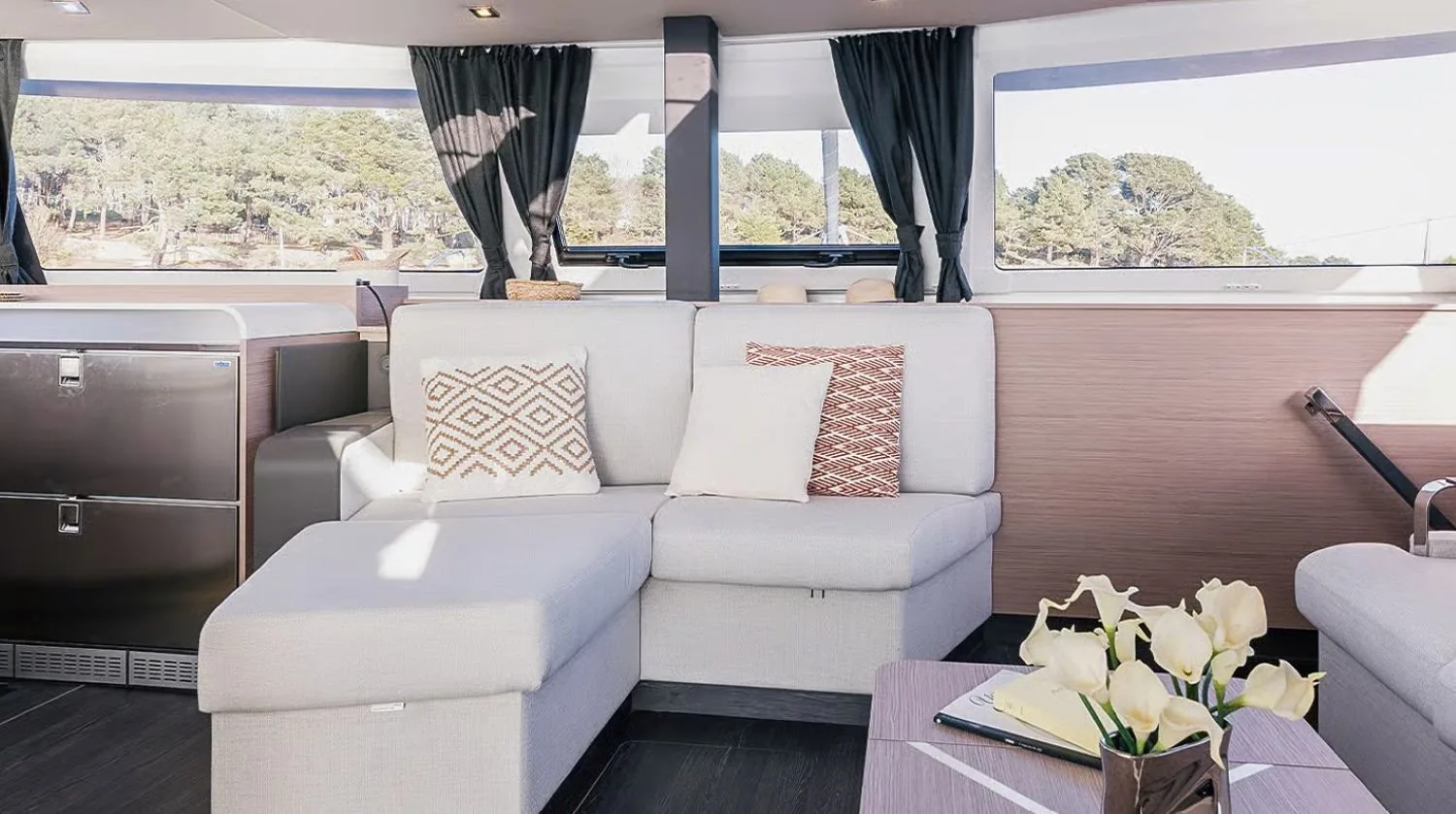 CATAMARAN AURA 51 - photo 11 yacht charter Monaco