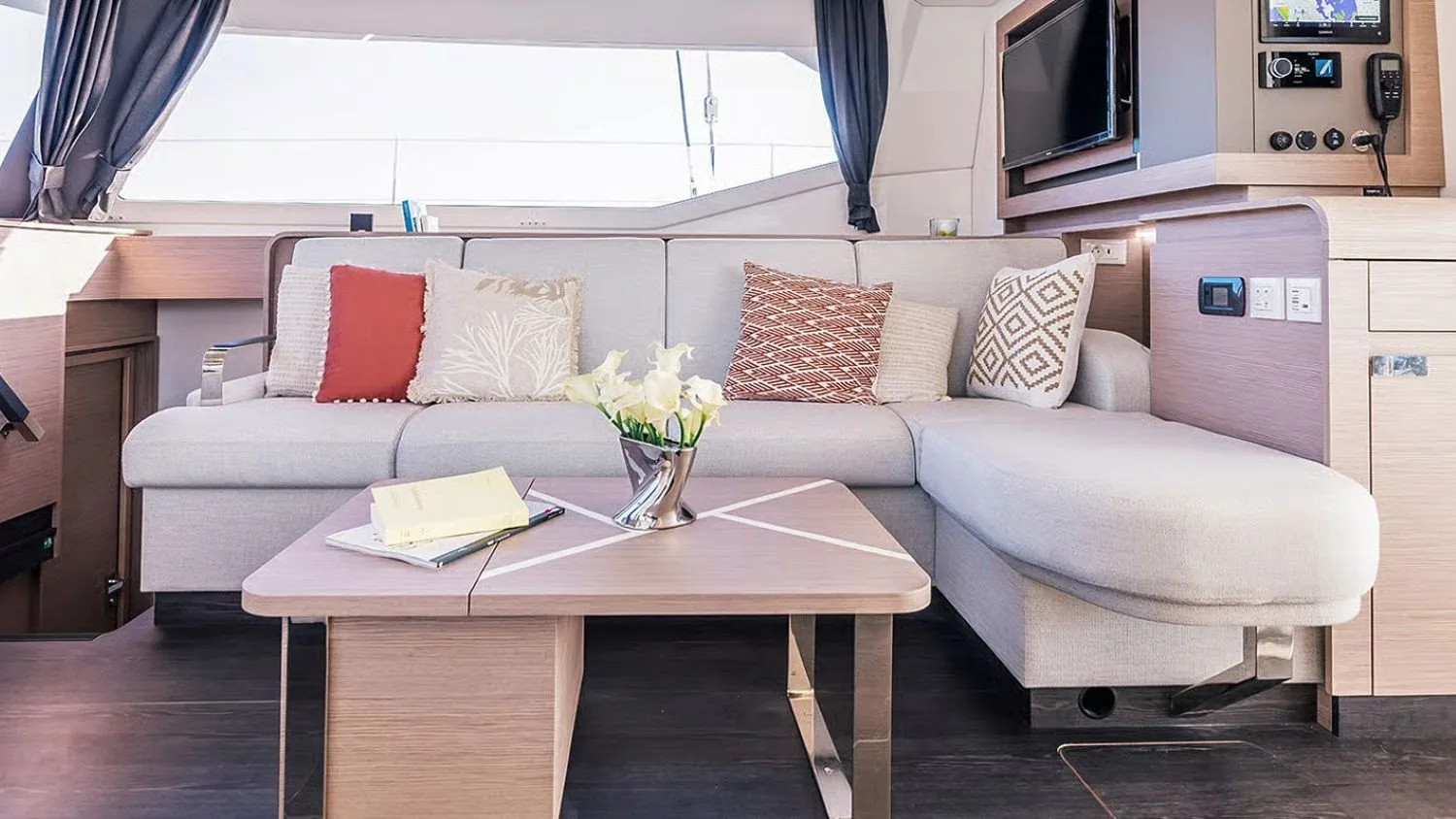 CATAMARAN AURA 51 - photo 12 yacht charter Monaco