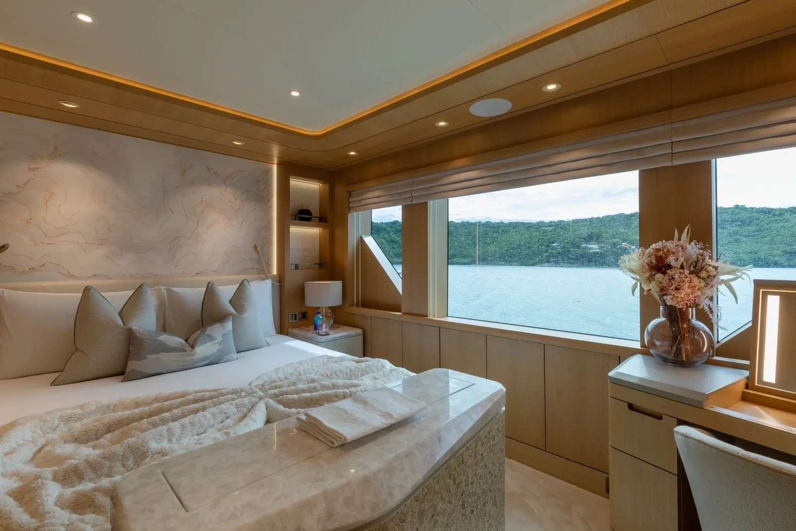COME TOGETHER - photo 32 yacht charter Monaco