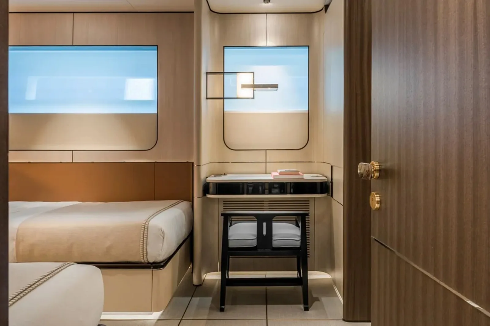 ENDEAVOUR 2 - photo 13 yacht charter Monaco