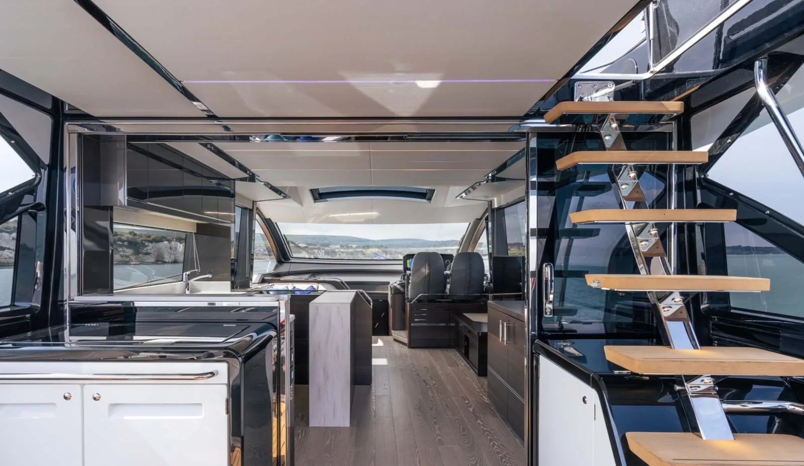 FORZA - photo 11 yacht charter Monaco
