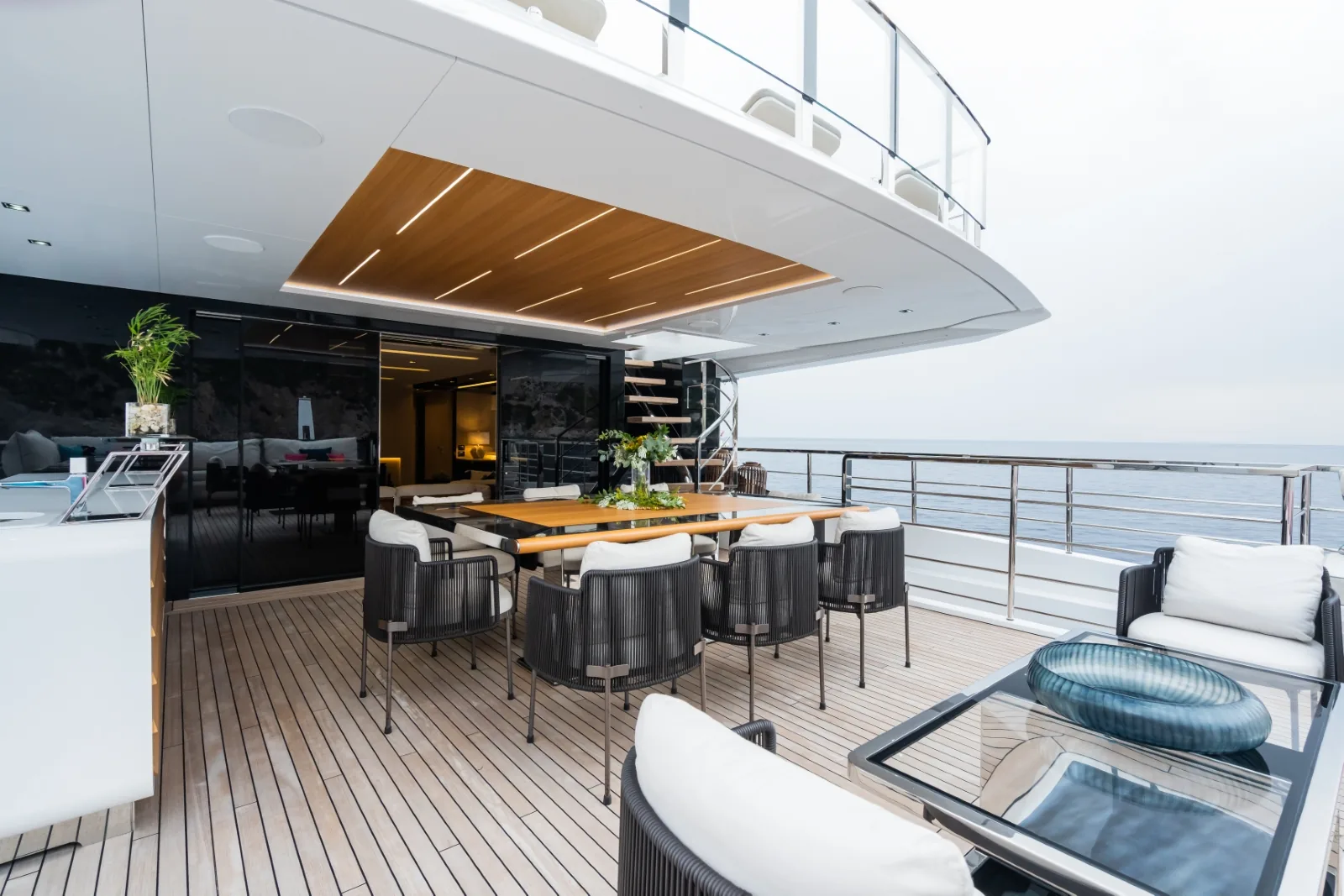 HALARA - photo 12 yacht charter Monaco