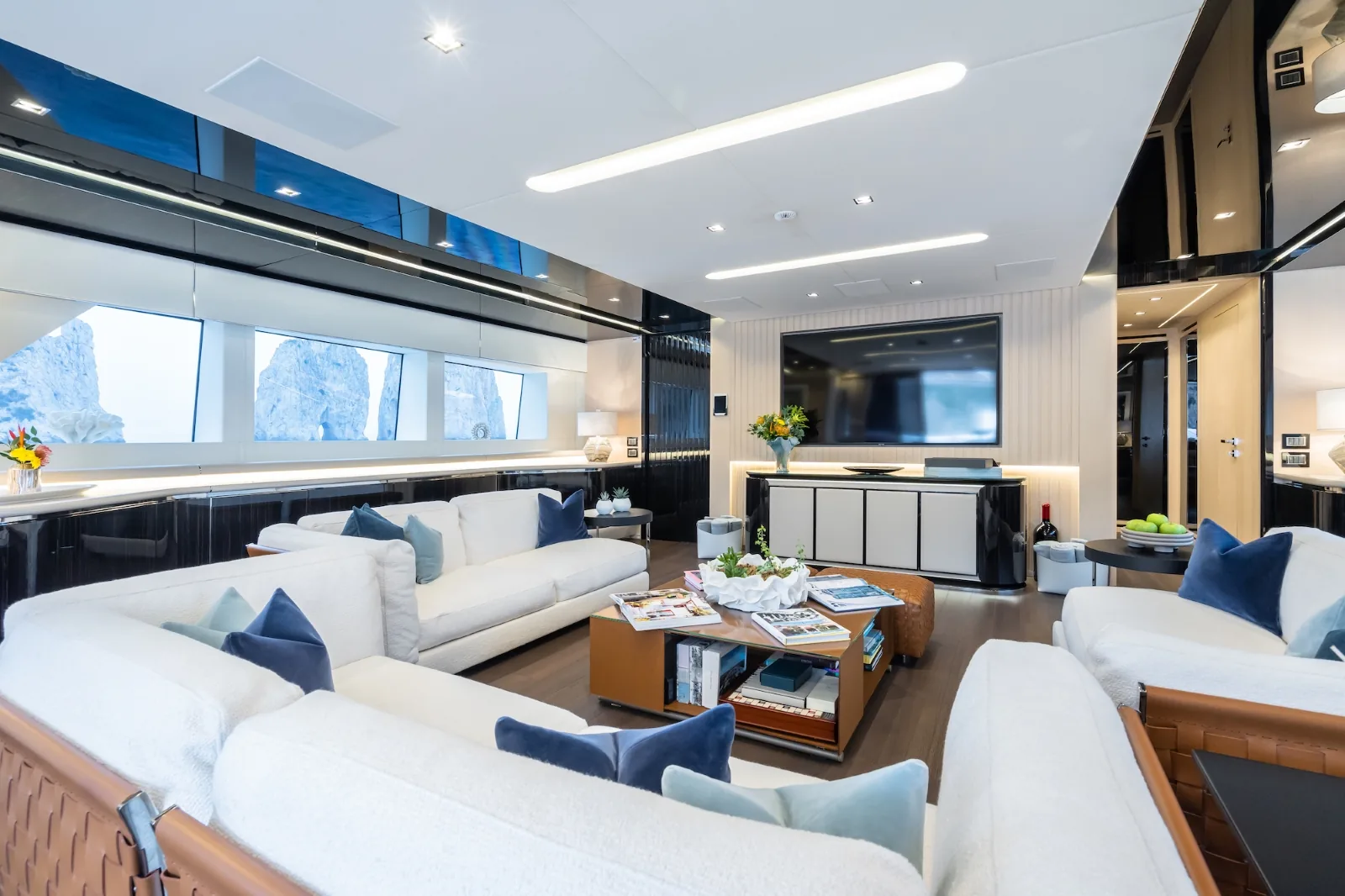 HALARA - photo 14 yacht charter Monaco