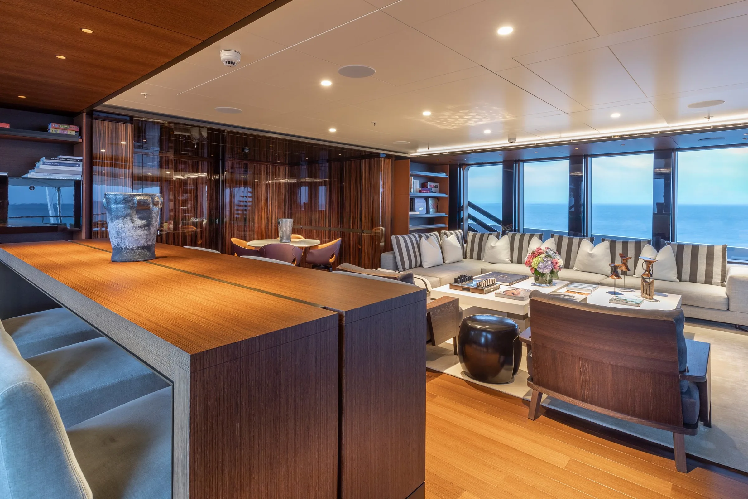 HALO - photo 8 yacht charter Monaco