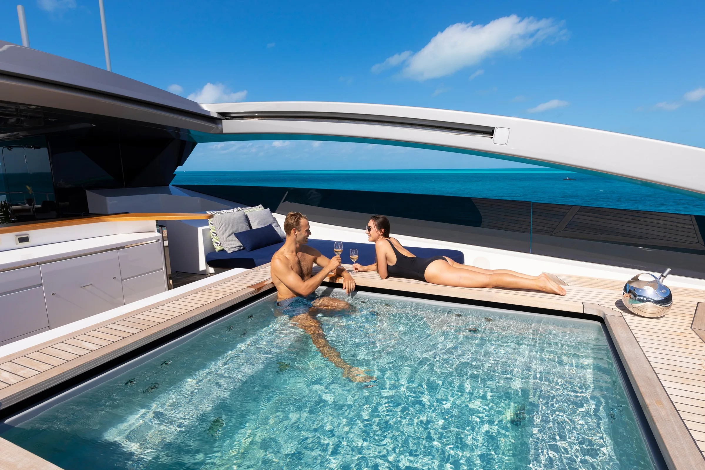 HALO - photo 18 yacht charter Monaco