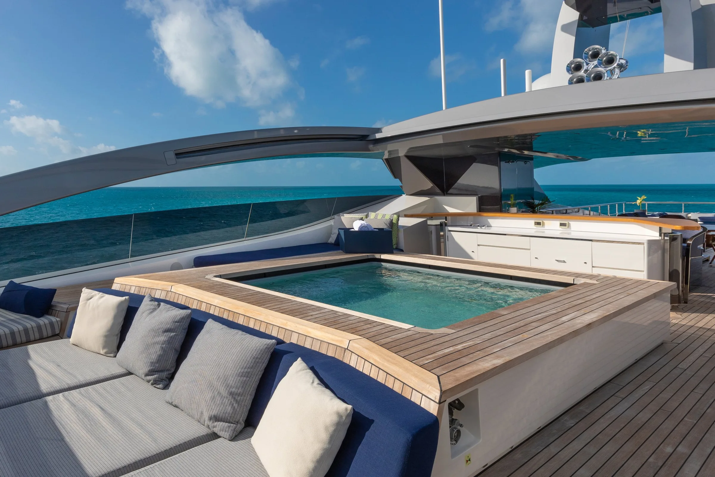 HALO - photo 25 yacht charter Monaco