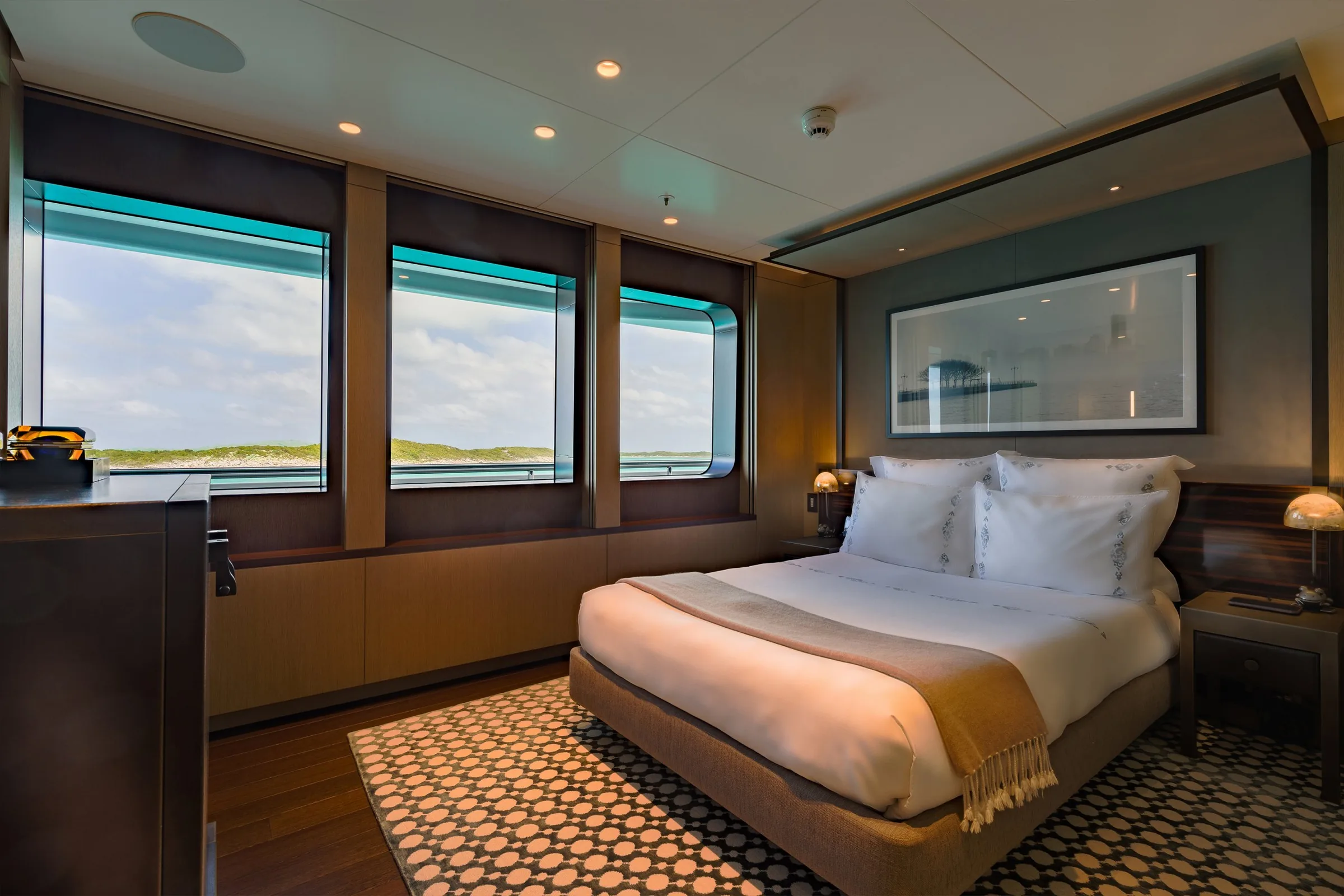 HALO - photo 36 yacht charter Monaco