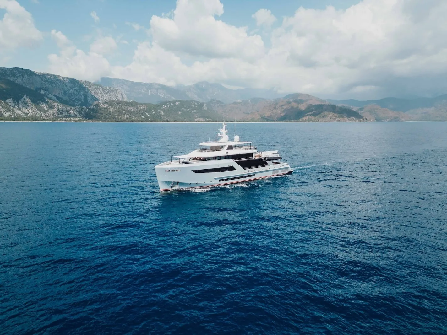 HEEUS - photo 2 yacht charter Monaco