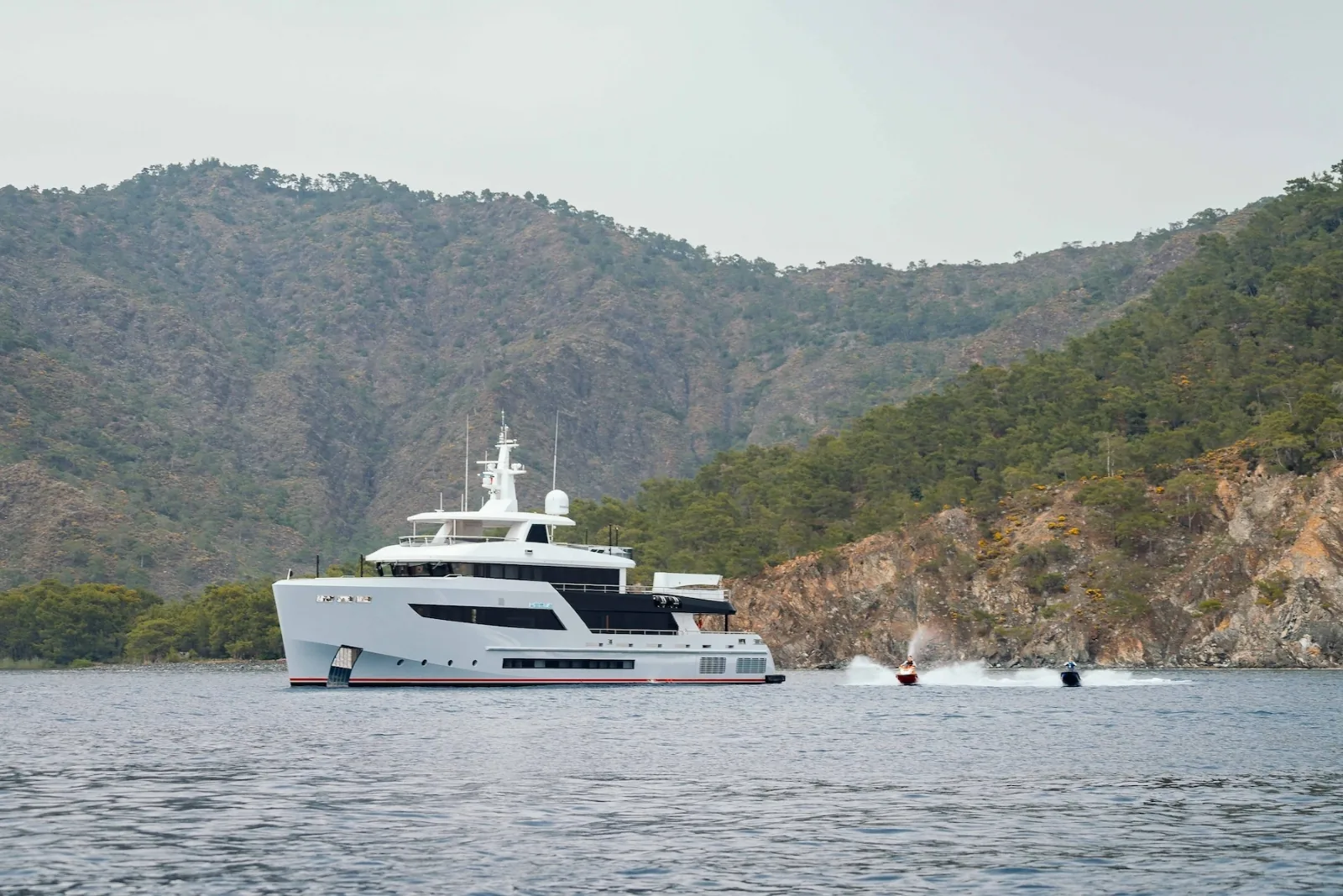 HEEUS - photo 9 yacht charter Monaco