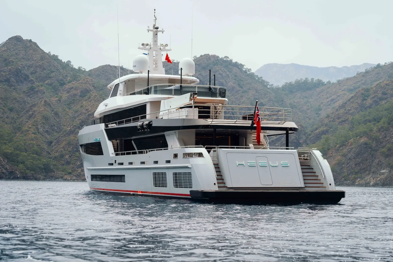 HEEUS - photo 10 yacht charter Monaco