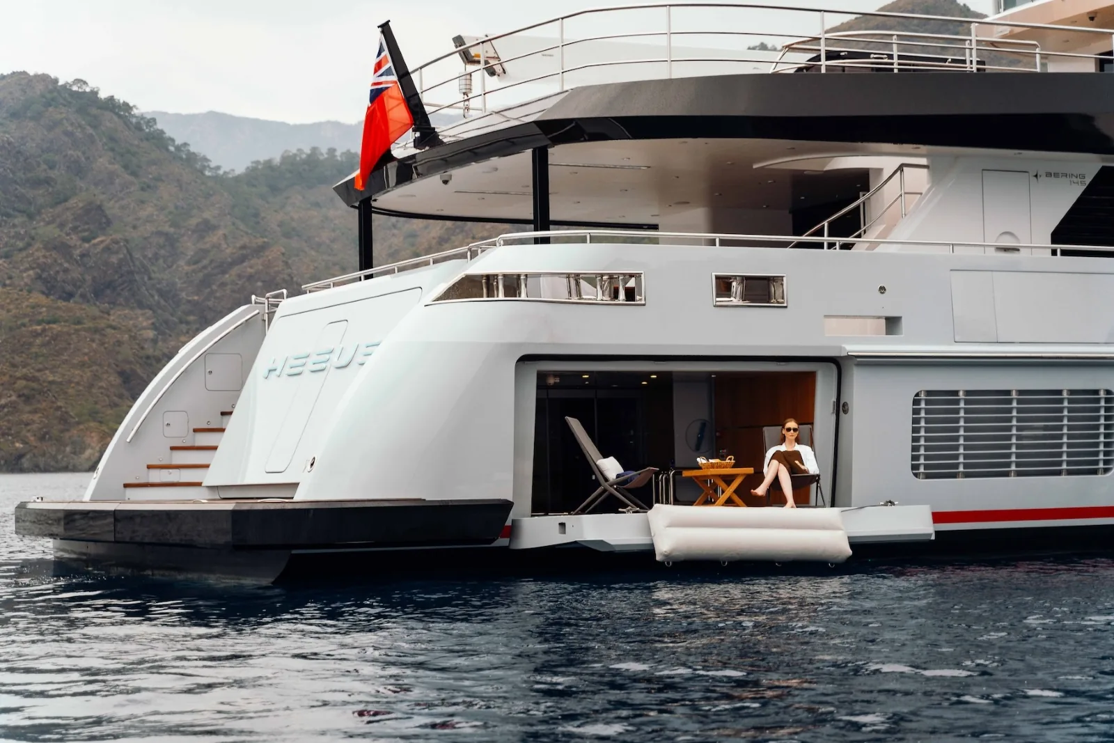 HEEUS - photo 14 yacht charter Monaco
