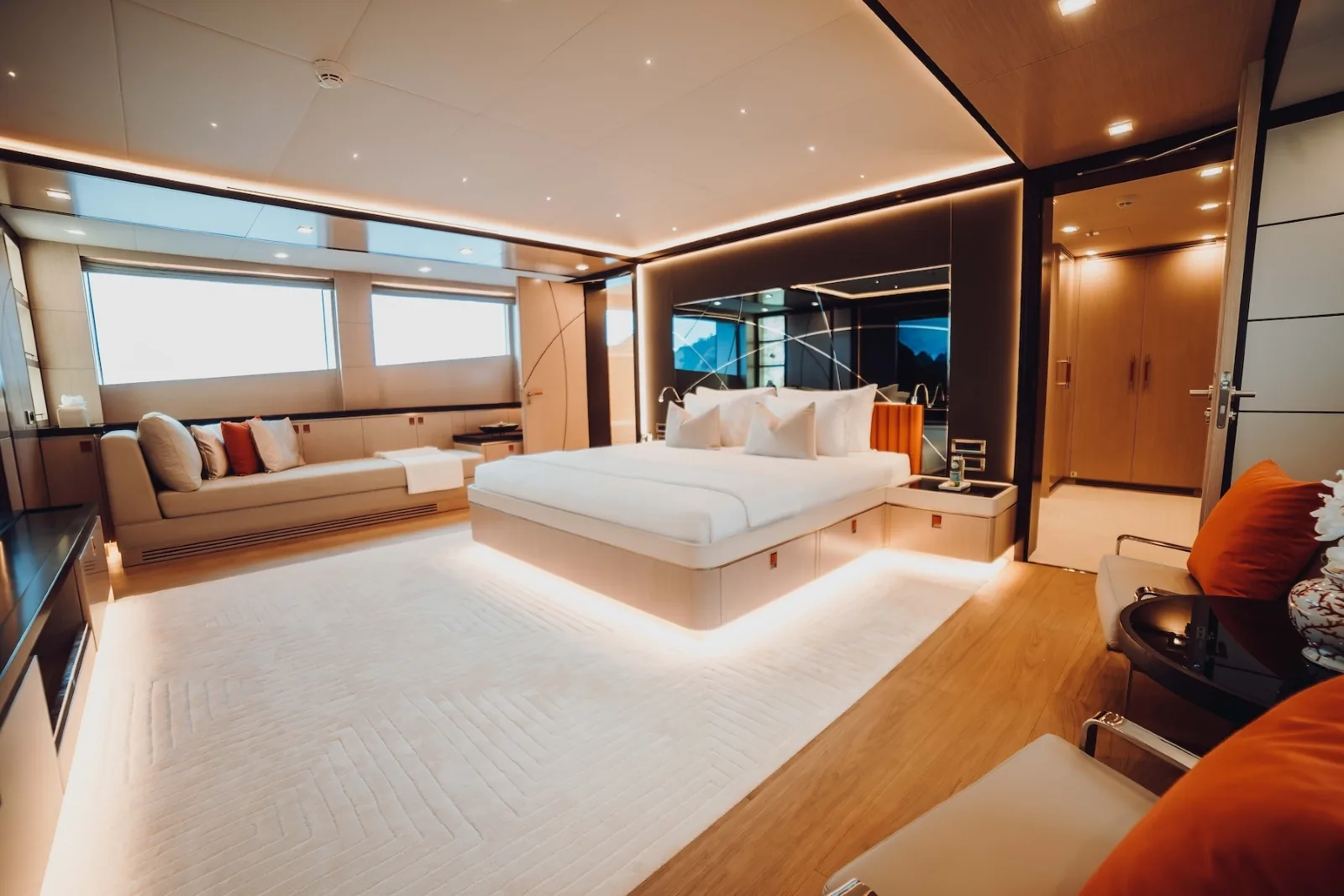 HEEUS - photo 31 yacht charter Monaco