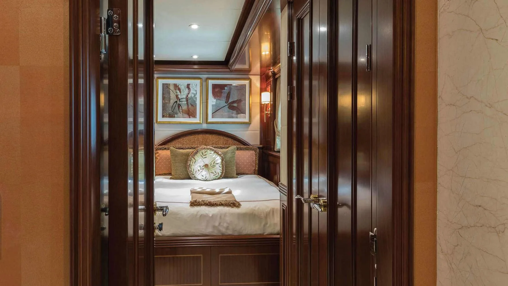 LADY BETH - photo 10 yacht charter Monaco