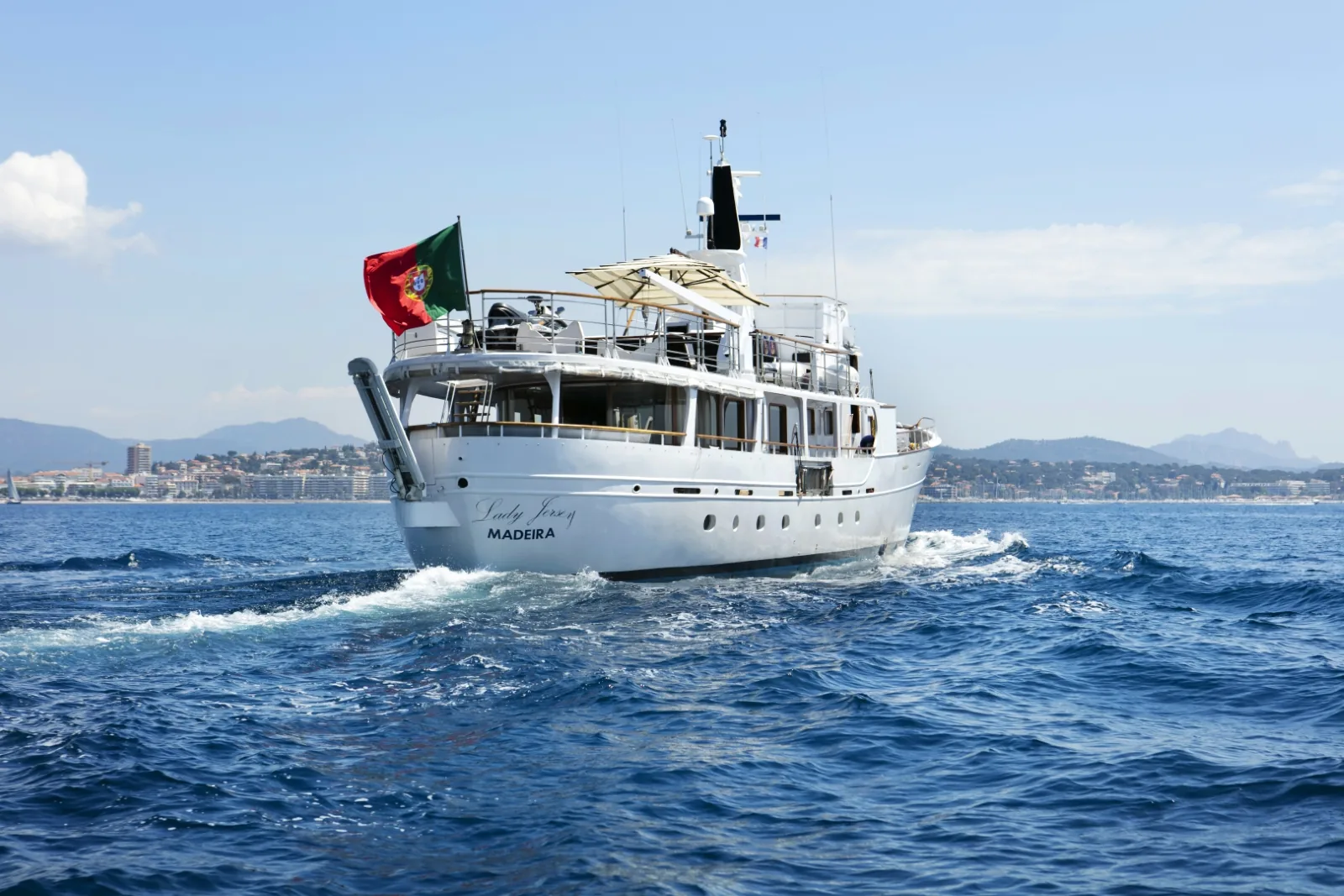 LADY JERSEY - photo 4 yacht charter Monaco