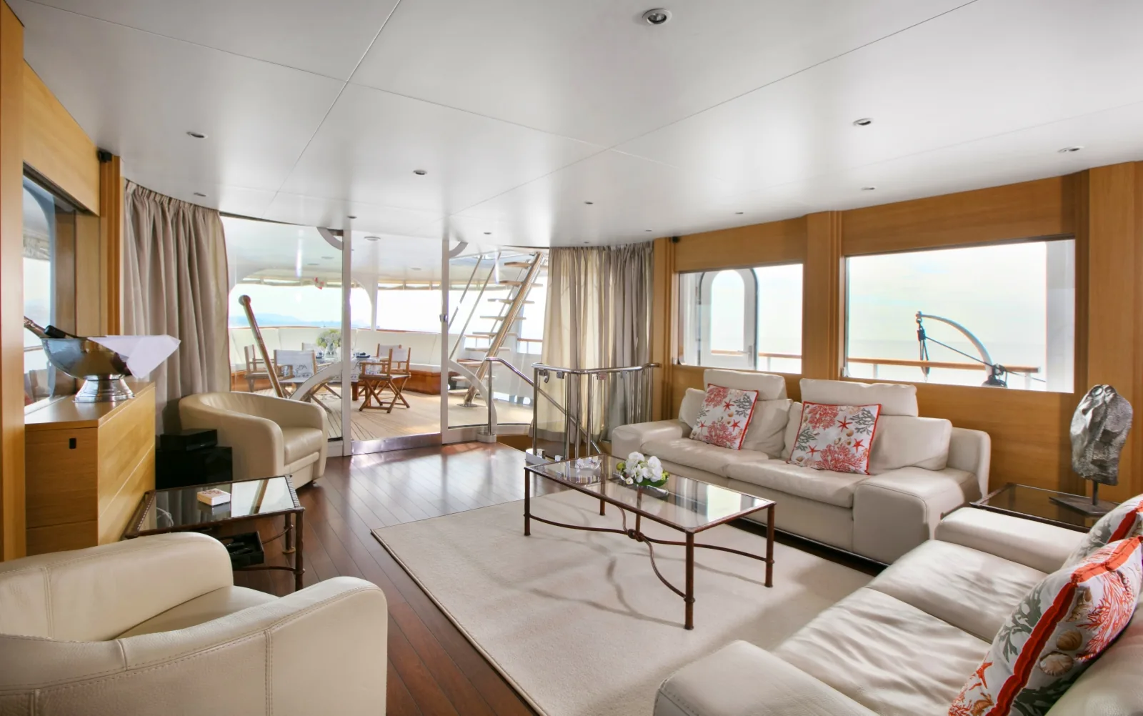 LADY JERSEY - photo 15 yacht charter Monaco