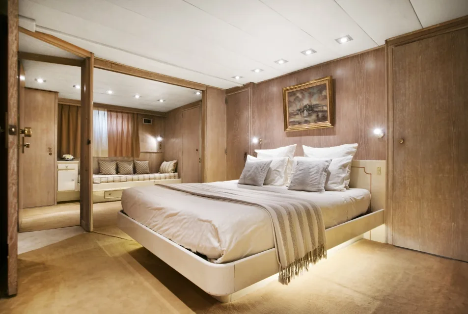 LADY JERSEY - photo 16 yacht charter Monaco