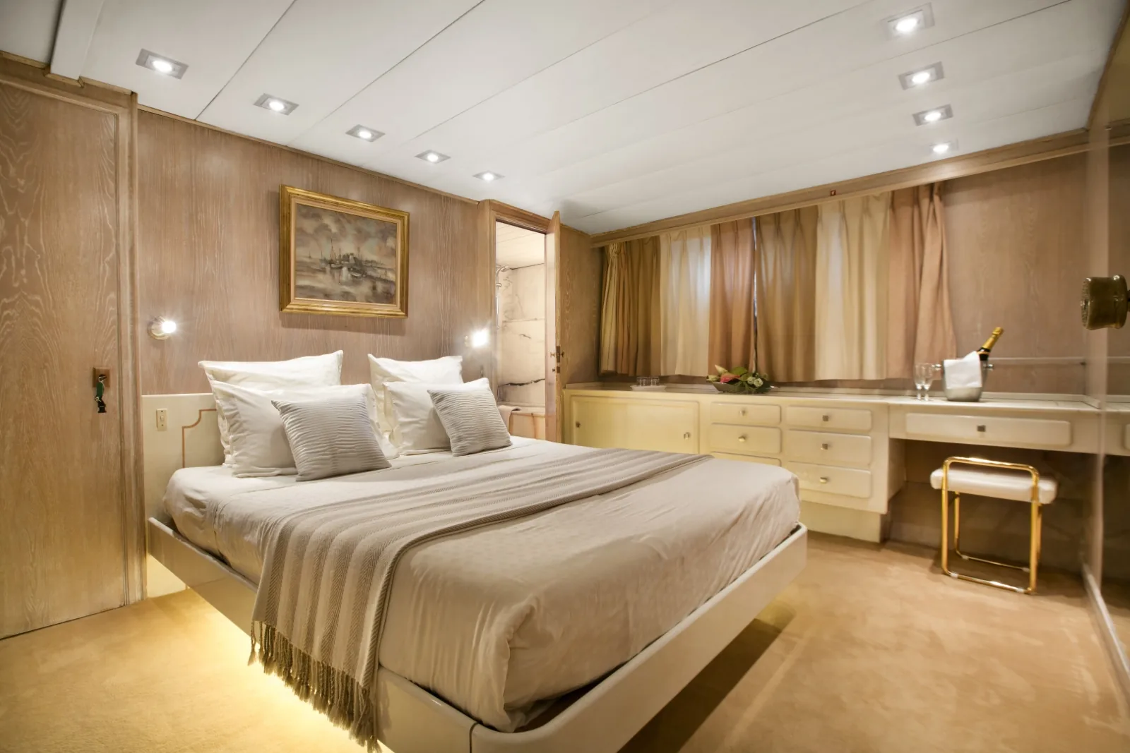 LADY JERSEY - photo 17 yacht charter Monaco