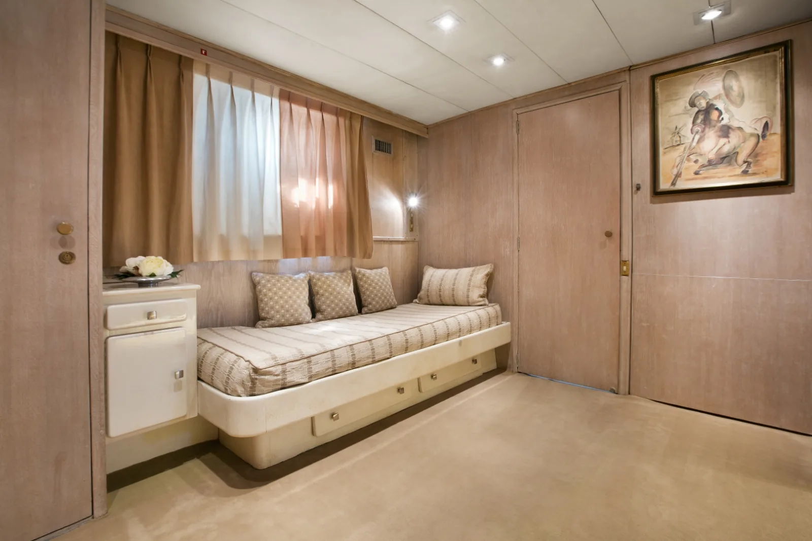 LADY JERSEY - photo 19 yacht charter Monaco