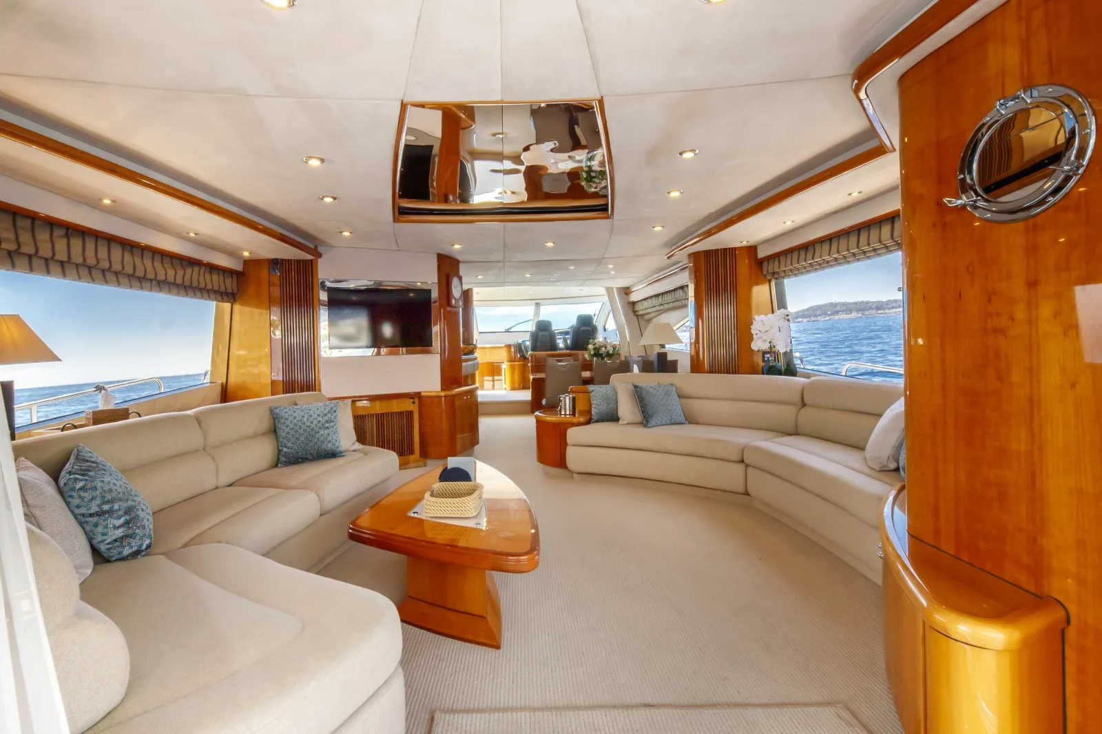 LADY YOUSRA - photo 15 yacht charter Monaco