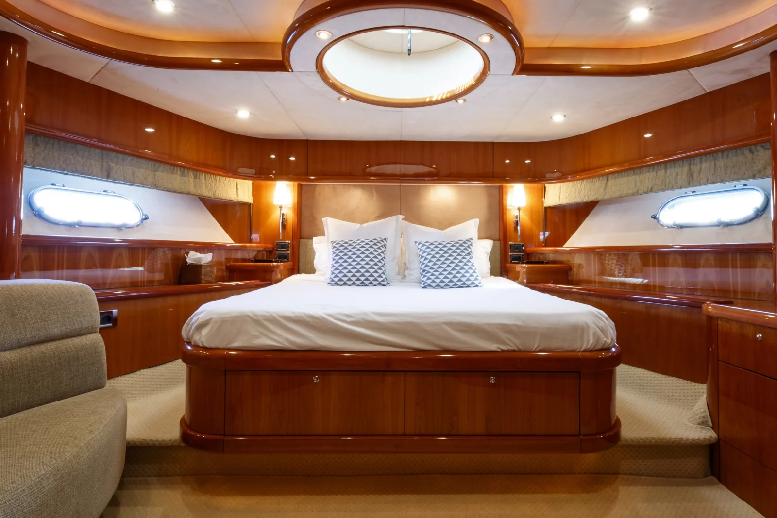 LADY YOUSRA - photo 27 yacht charter Monaco