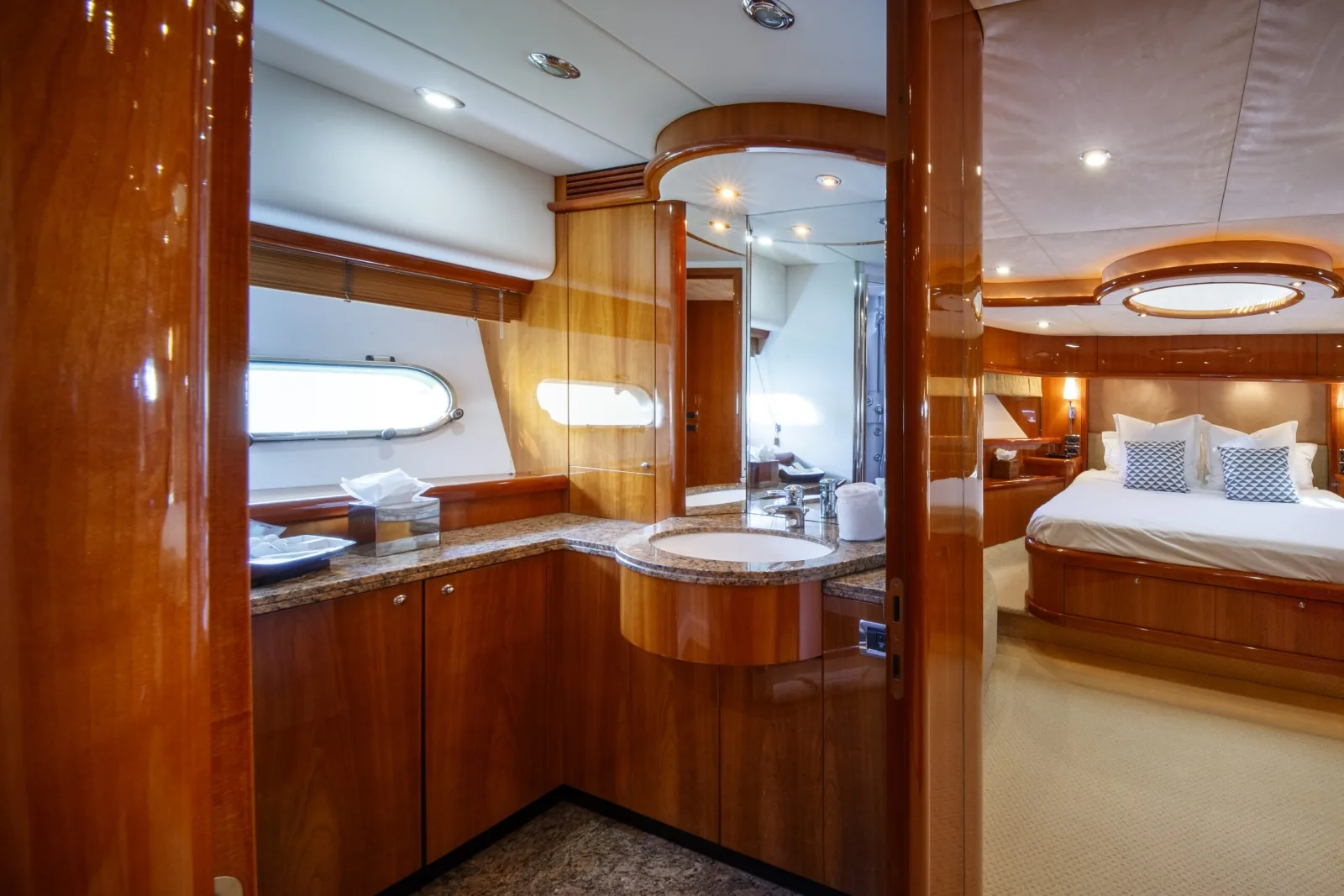 LADY YOUSRA - photo 31 yacht charter Monaco