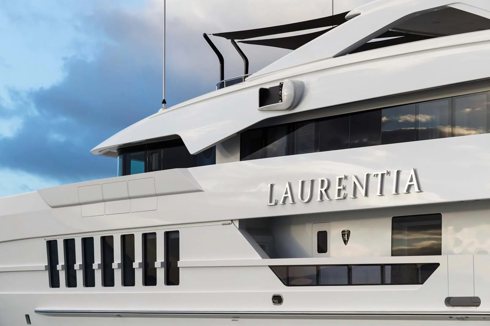 LAURENTIA - photo 5 yacht charter Monaco