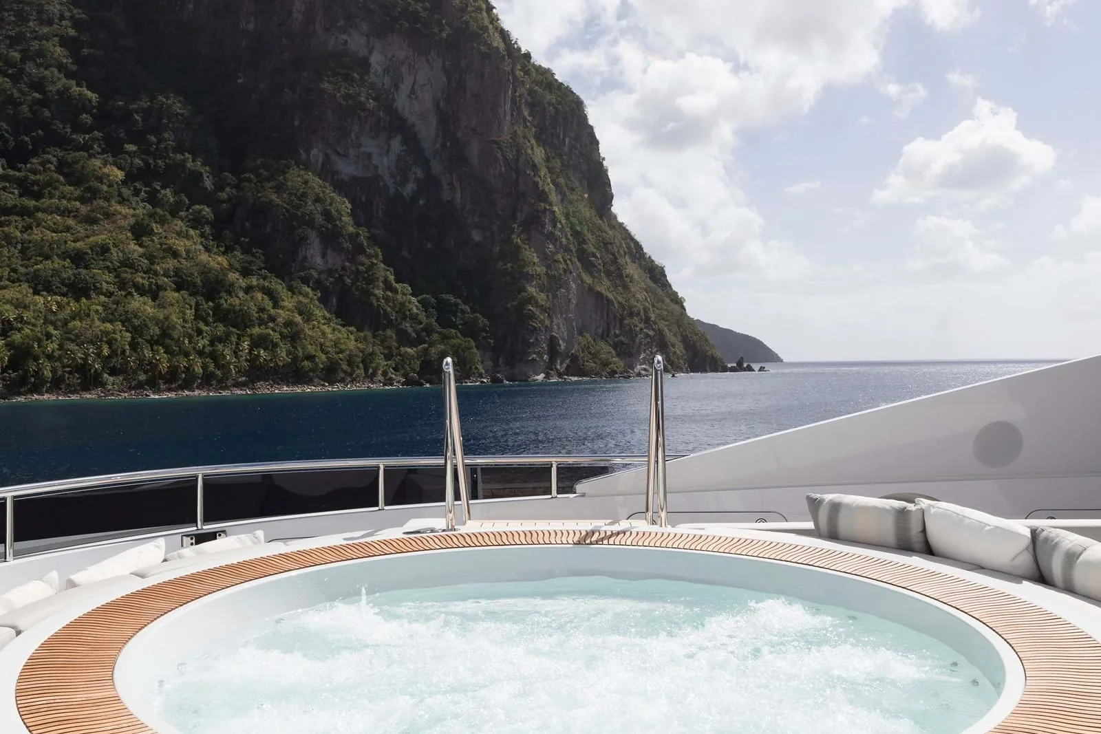 LAURENTIA - photo 13 yacht charter Monaco