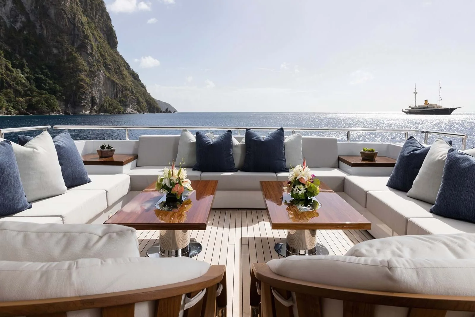 LAURENTIA - photo 17 yacht charter Monaco