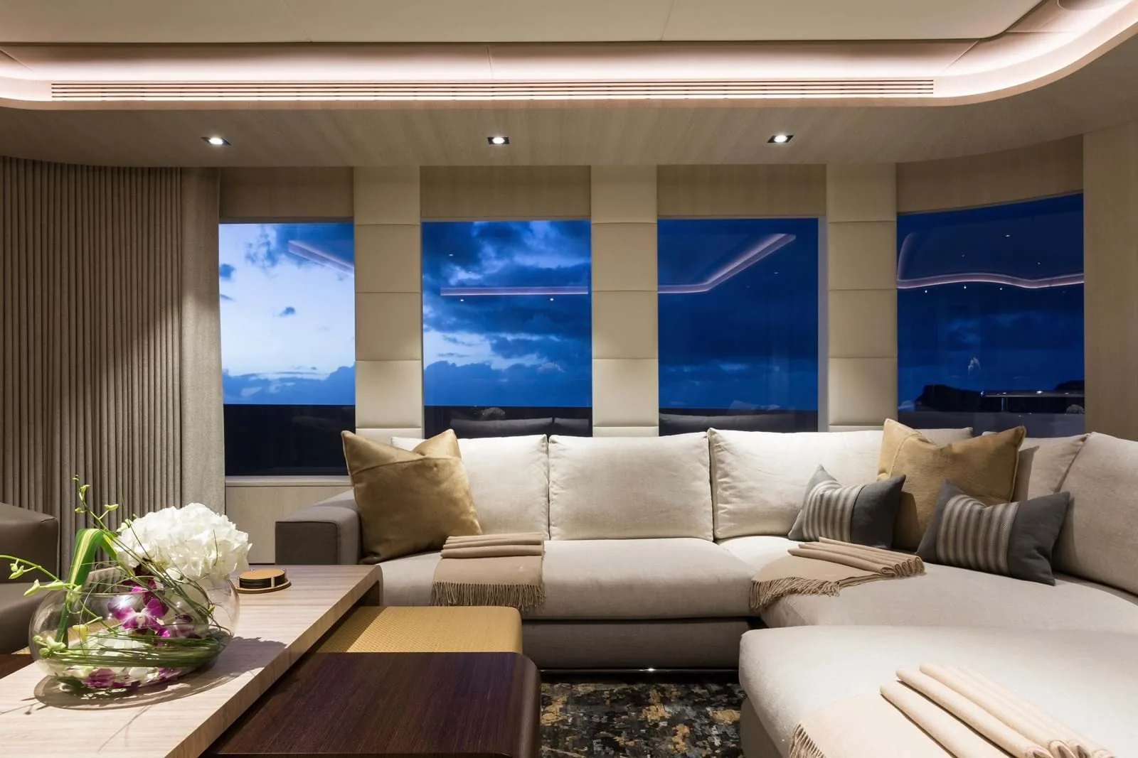 LAURENTIA - photo 20 yacht charter Monaco