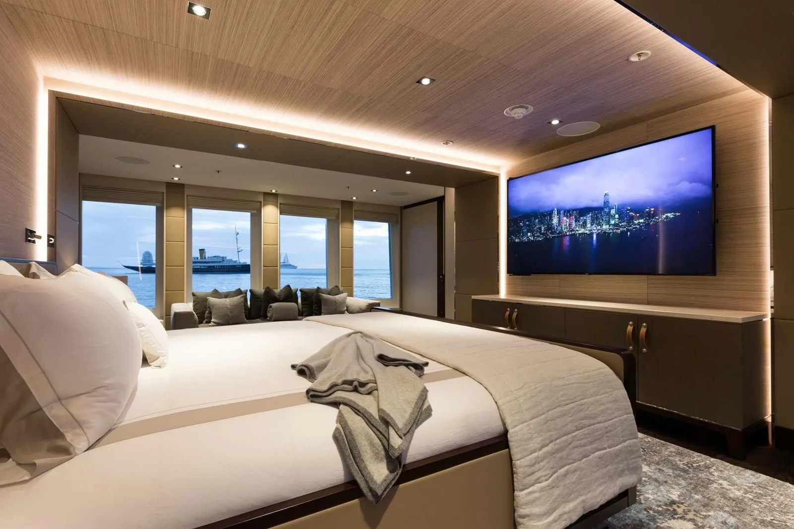 LAURENTIA - photo 25 yacht charter Monaco