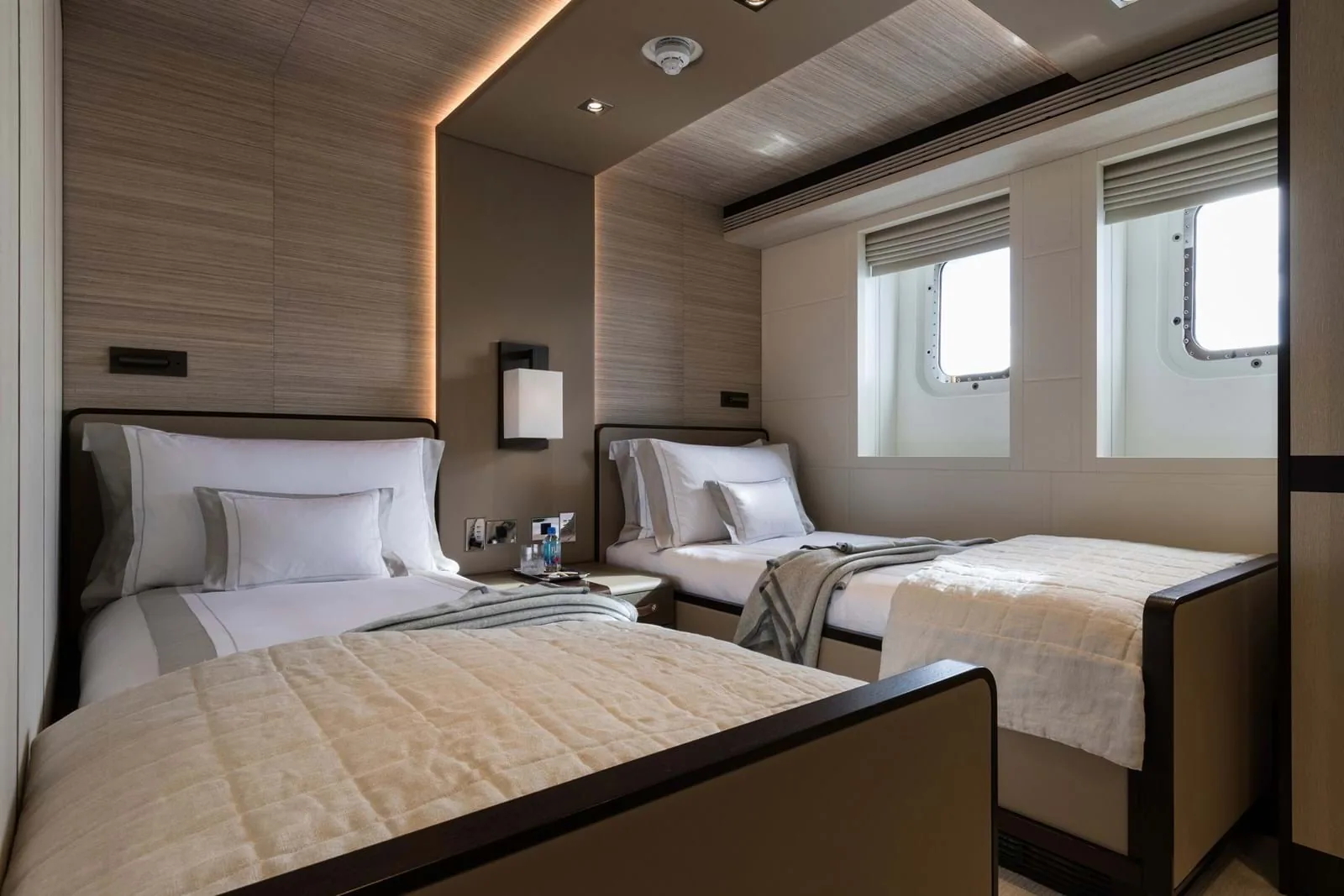 LAURENTIA - photo 34 yacht charter Monaco