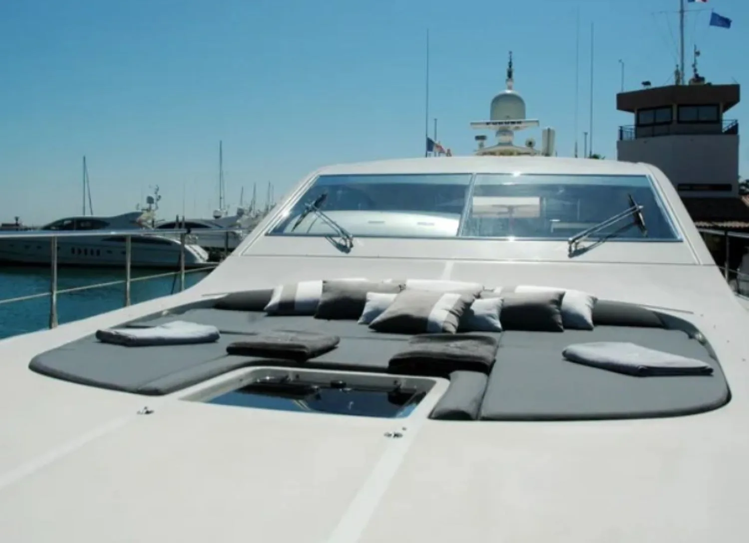 LEOPARD 24 - photo 8 yacht charter Monaco