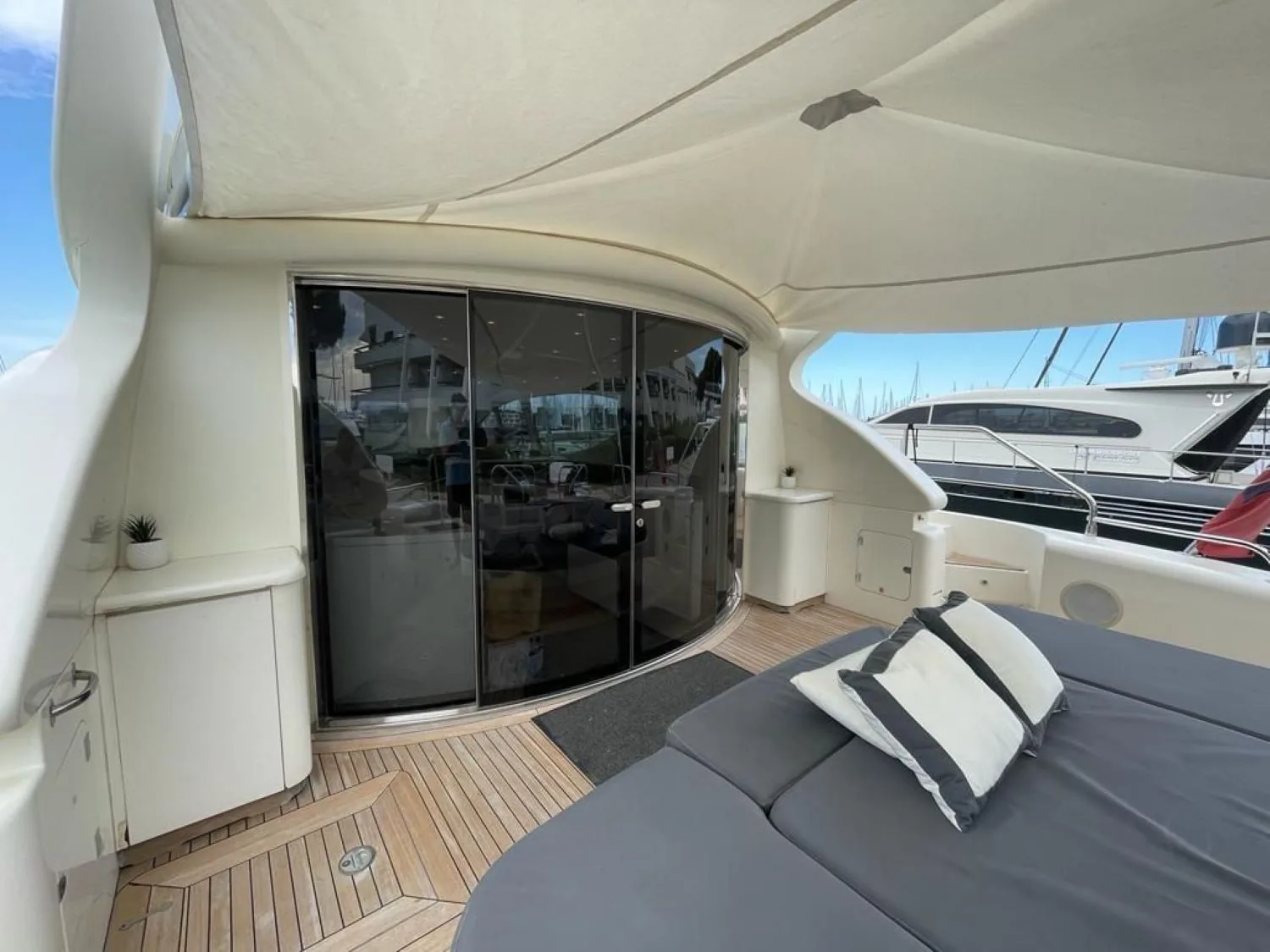 LEOPARD 24 - photo 11 yacht charter Monaco