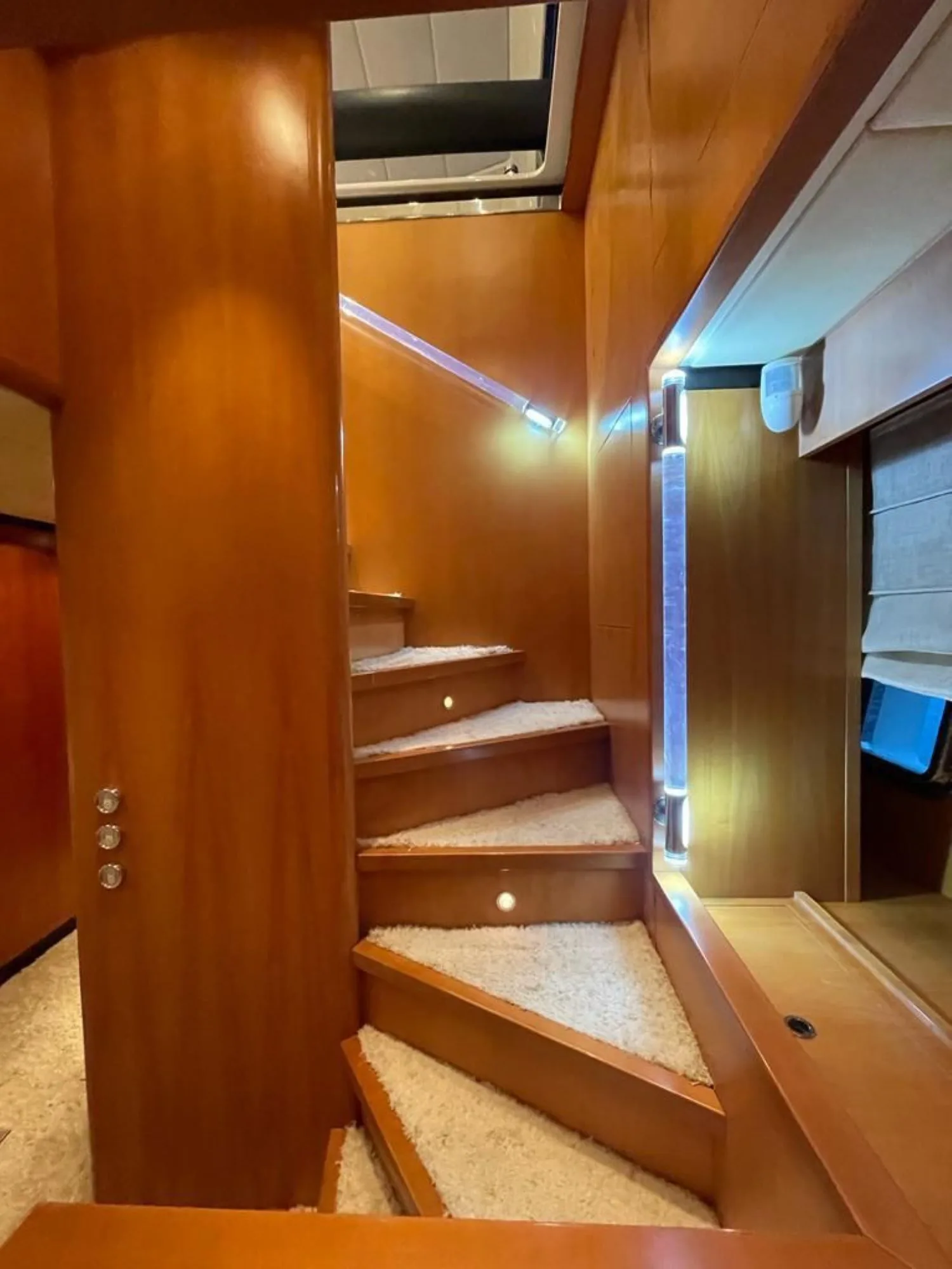 LEOPARD 24 - photo 14 yacht charter Monaco