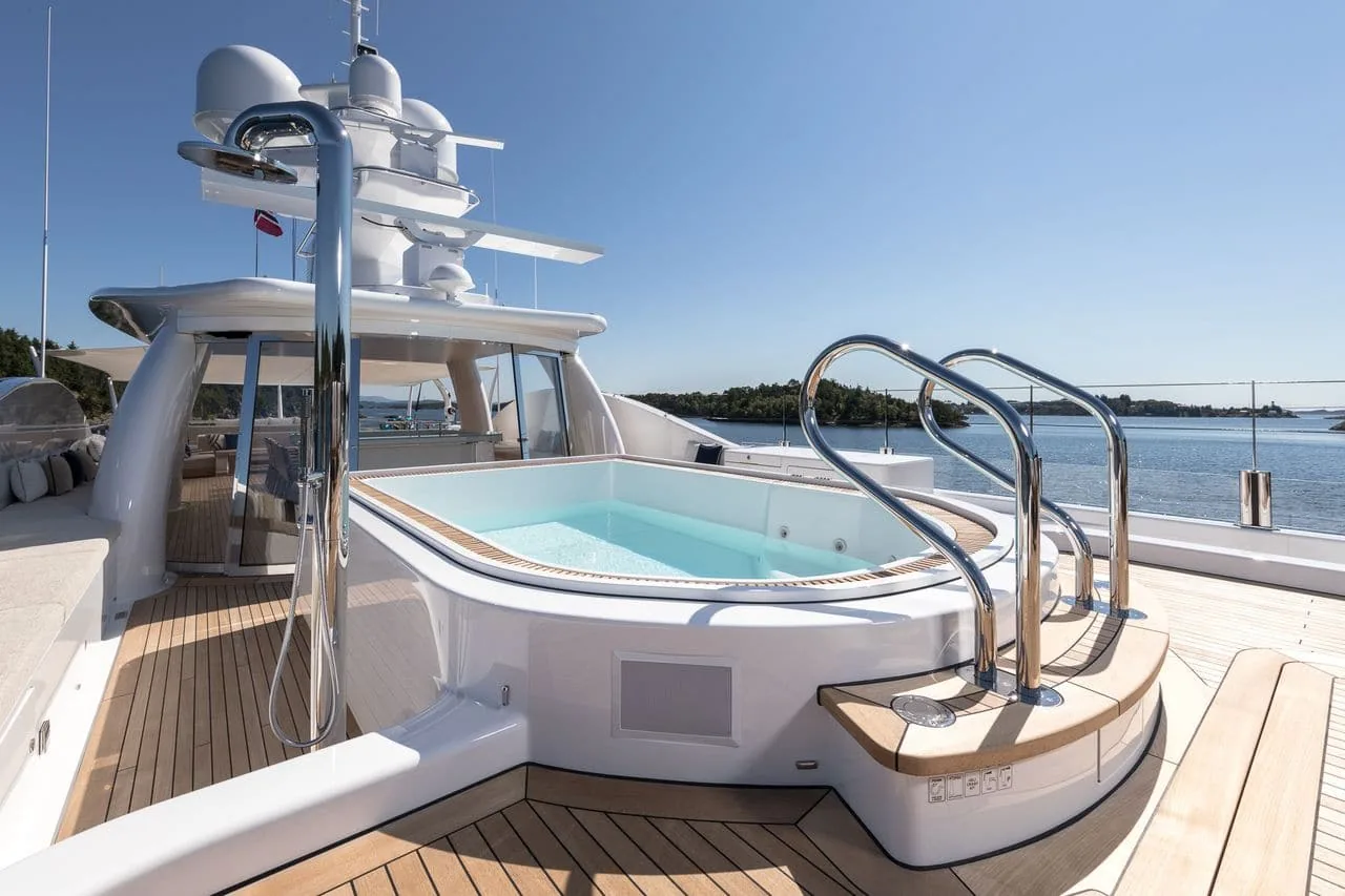 LILI - photo 10 yacht charter Monaco